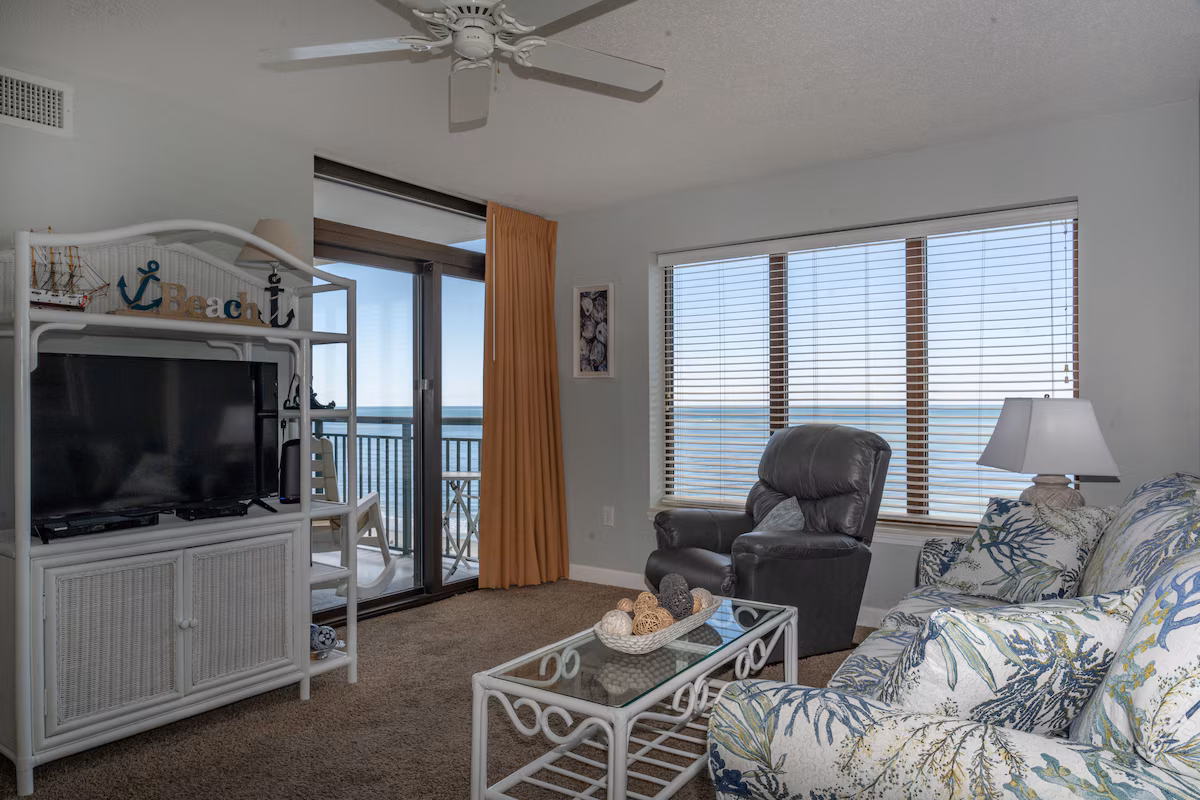 BeachWalk Villas family room seating