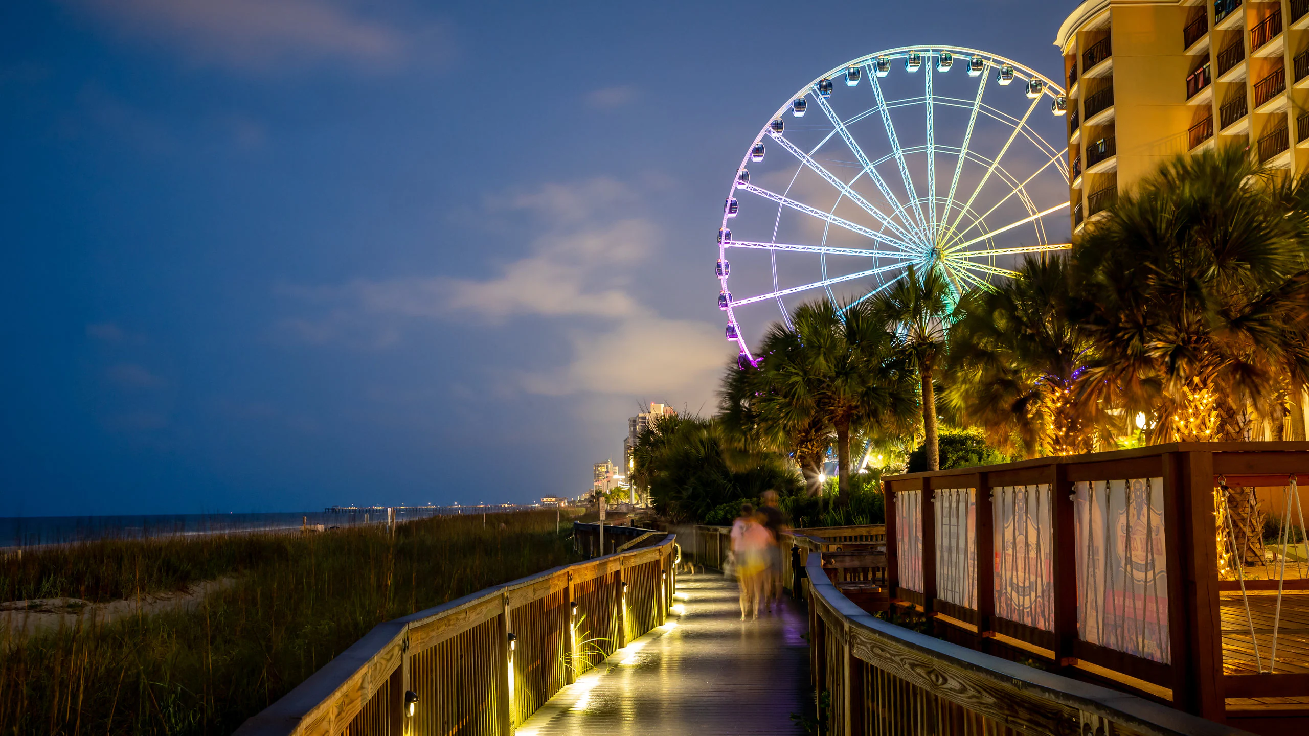 SkyWheel view near the beach